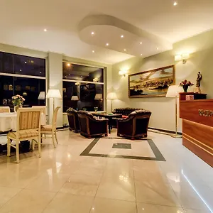 Alojamento de Acomodação e Pequeno-almoço Plaza ***